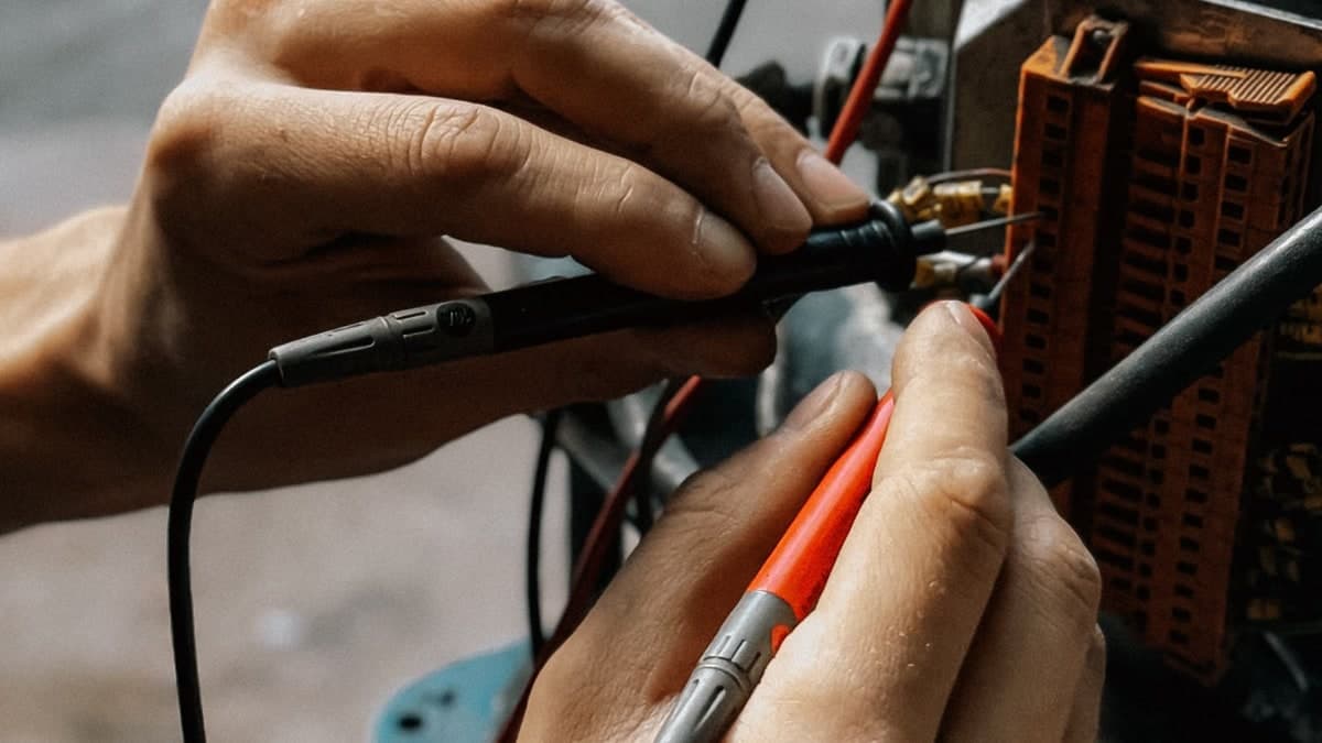 Corrente de motor, tubulação e quadro aquecido